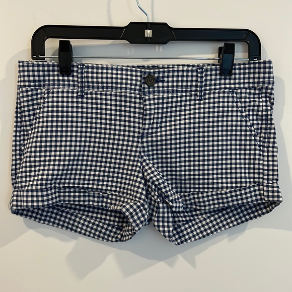 Abercrombie & Fitch Navy and White Cuffed Gingham Shorts. Size 2 - Picture 1 of 7